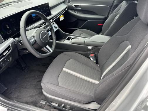 2025 Hyundai SONATA Hybrid SE