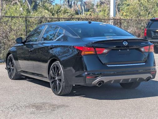 2022 Nissan Altima SR FWD