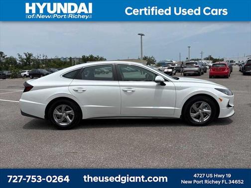 2022 Hyundai SONATA SE