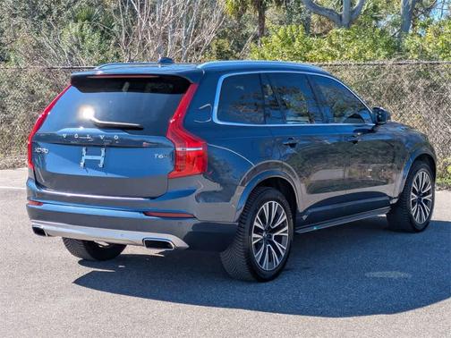 2020 Volvo XC90 T6 Momentum