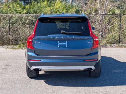 2020 Volvo XC90 T6 Momentum