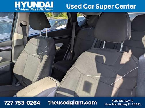 Black Pearl 2024 Hyundai TUCSON SE