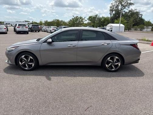 2022 Hyundai ELANTRA Limited