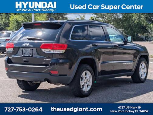Brilliant Black Crystal Pearlcoat 2014 Jeep Grand Cherokee Laredo