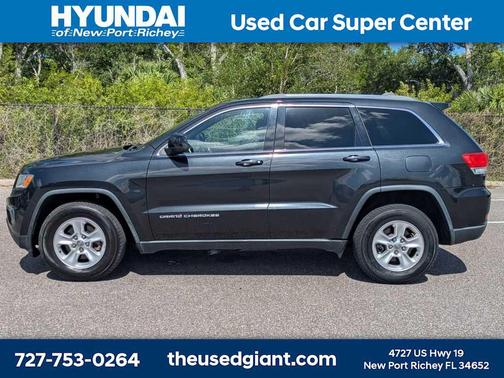 Brilliant Black Crystal Pearlcoat 2014 Jeep Grand Cherokee Laredo