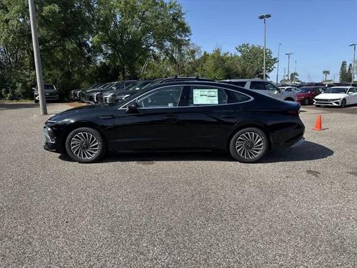 2025 Hyundai SONATA Hybrid SE