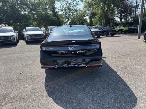 2025 Hyundai SONATA Hybrid SE