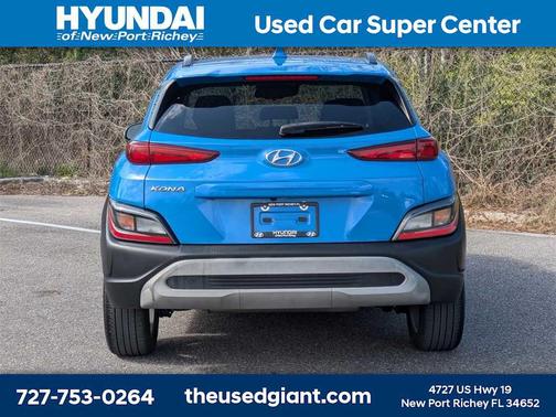 2022 Hyundai KONA SEL