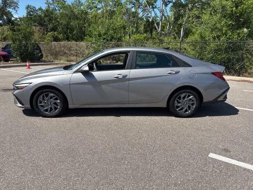 2024 Hyundai ELANTRA HEV Blue