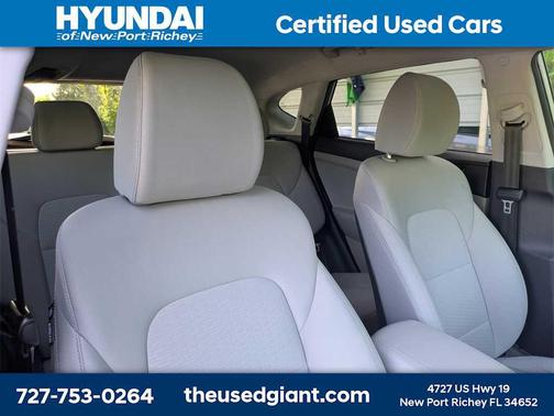 2021 Hyundai TUCSON SE