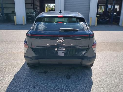 2026 Hyundai KONA SE