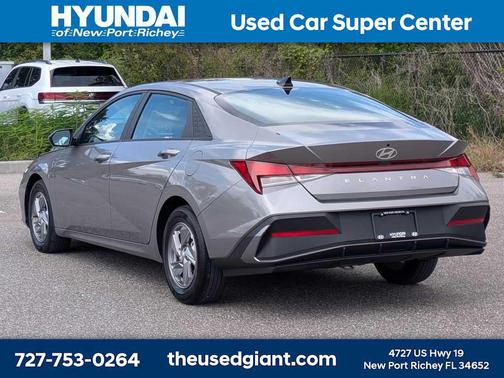Fluid Metal 2024 Hyundai ELANTRA SE