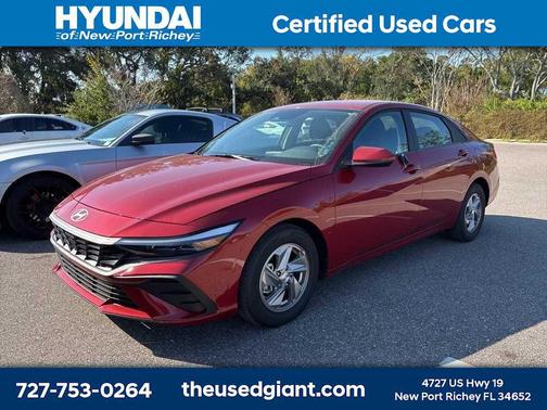 2025 Hyundai ELANTRA SE