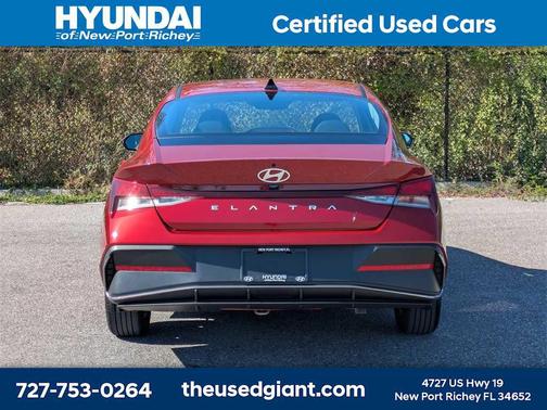 2025 Hyundai ELANTRA SE
