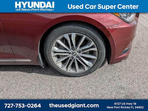 Pamplona Red 2016 Hyundai Genesis 3.8