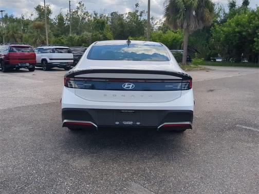 2026 Hyundai SONATA SE