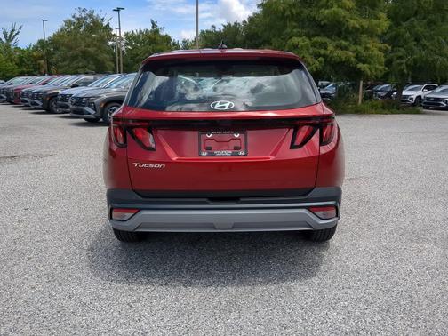 2025 Hyundai TUCSON SE