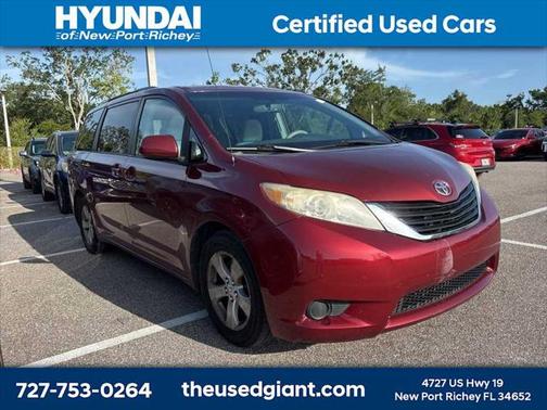2013 Toyota Sienna LE