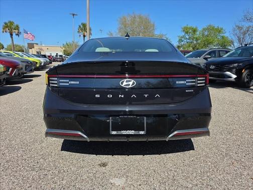 2025 Hyundai SONATA Hybrid SE