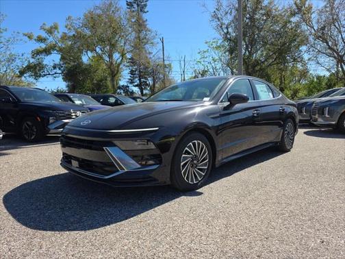 2025 Hyundai SONATA Hybrid SE