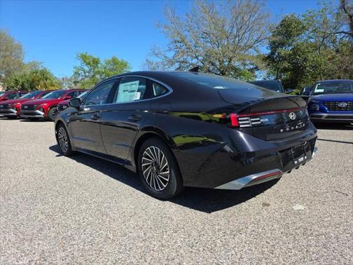 2025 Hyundai SONATA Hybrid SE