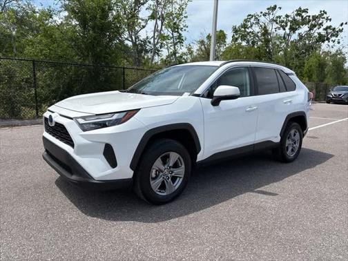 2022 Toyota RAV4 Hybrid XLE