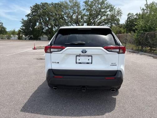 2022 Toyota RAV4 Hybrid XLE