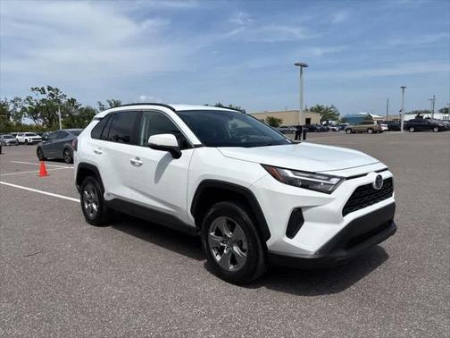 2022 Toyota RAV4 Hybrid XLE