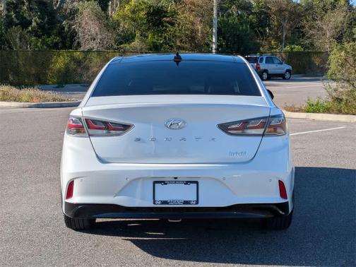 2019 Hyundai SONATA Hybrid Limited