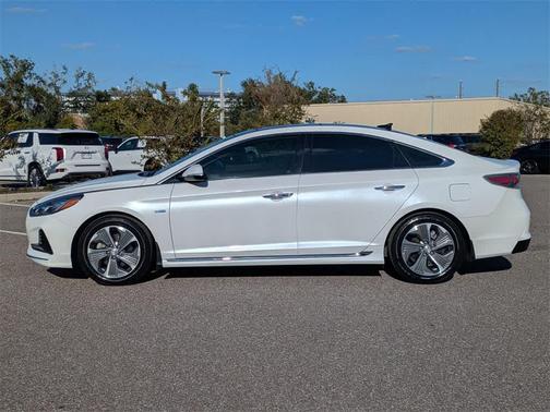 2019 Hyundai SONATA Hybrid Limited