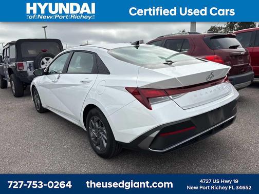 2024 Hyundai ELANTRA SEL