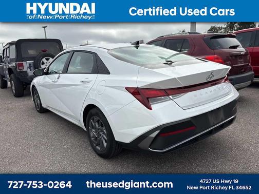 2024 Hyundai ELANTRA SEL