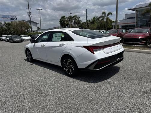2025 Hyundai ELANTRA SEL