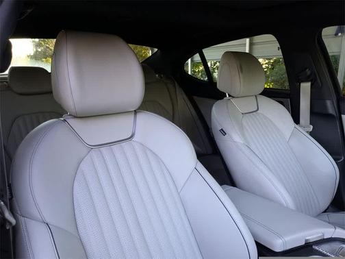 2023 Genesis G70 2.0T RWD