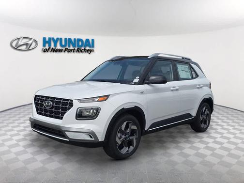 Lunar White w/Black Roof 2026 Hyundai VENUE SEL w/Two-Tone Roof