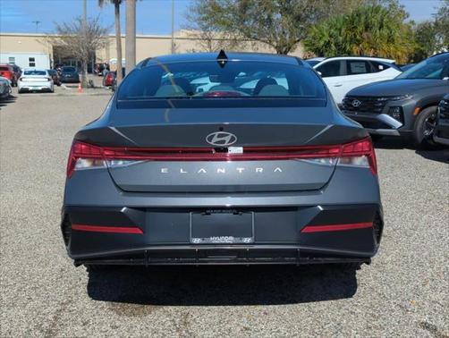 2025 Hyundai ELANTRA SEL