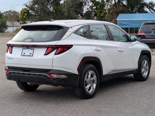 2022 Hyundai TUCSON SE