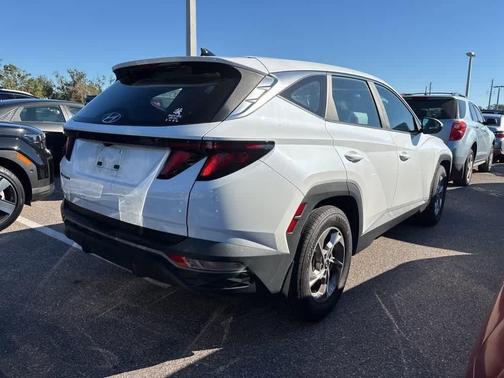 2022 Hyundai TUCSON SE