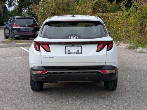 2022 Hyundai TUCSON SE