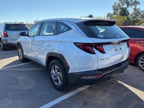 2022 Hyundai TUCSON SE