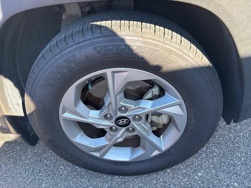 2022 Hyundai TUCSON SE