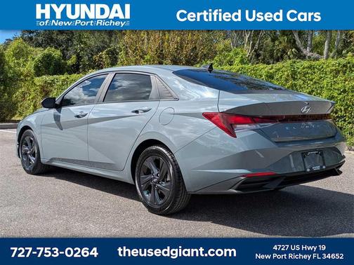 2022 Hyundai ELANTRA SEL