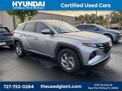 2022 Hyundai TUCSON SE