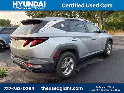 2022 Hyundai TUCSON SE