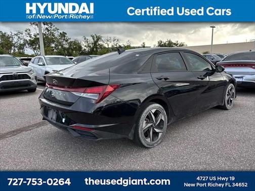 2023 Hyundai ELANTRA SEL
