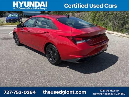 2022 Hyundai ELANTRA SEL