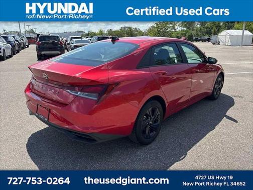 2022 Hyundai ELANTRA SEL