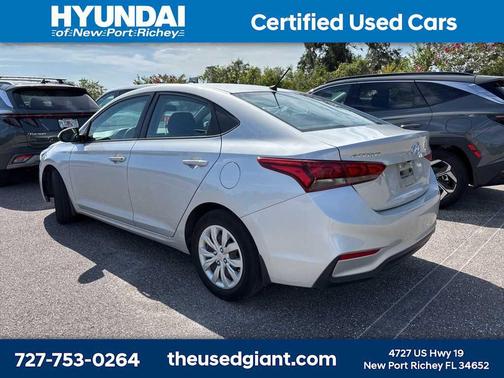 2022 Hyundai Accent SE