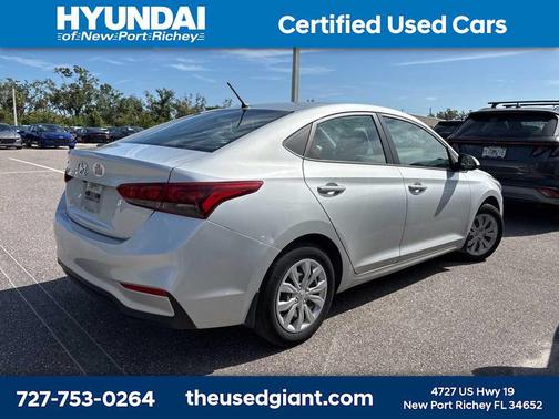 2022 Hyundai Accent SE