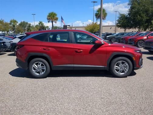 2026 Hyundai TUCSON SE